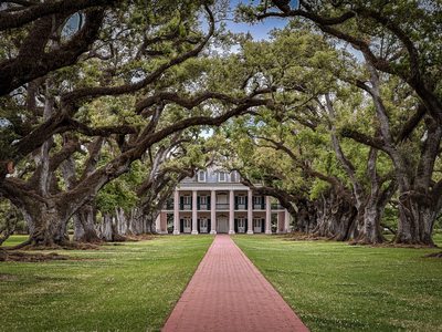 Avenue of Oaks at Oak Alley Plantation in New Orleans, Louisiana